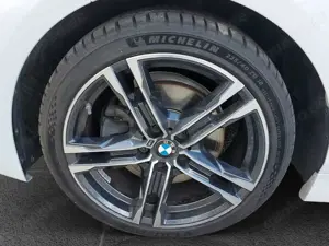 BMW 118 118 i M-Sport / M-Technik Navi PDC Tempom Winterpa Bild 4
