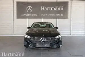 Mercedes-Benz A 250 A 250 4M Limousine Multibeam Totwinkel KeylessGo Bild 3