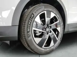 Opel Grandland Ultimate Hybrid 107 kW 6-AT HUD Navi Digitales Coc Bild 4