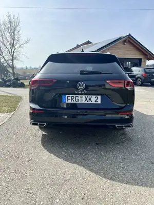 Volkswagen Golf Variant 2.0 TDI SCR DSG R-Line Bild 3