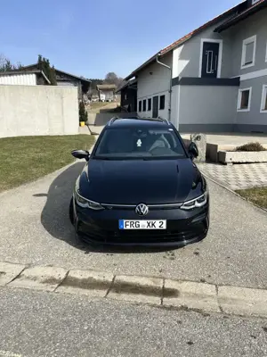 Volkswagen Golf Variant 2.0 TDI SCR DSG R-Line Bild 2