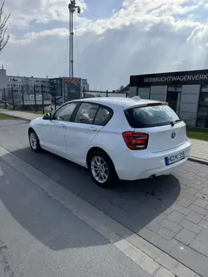 BMW 114 114i Bild 4