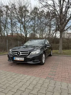Mercedes-Benz E 200 T BlueTEC 7G-TRONIC Elegance