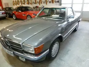 Mercedes-Benz SL 560 Bild 2