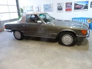 Mercedes-Benz SL 560 Bild 3