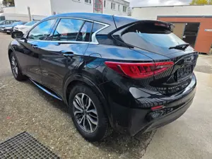 Infiniti Q30 1.5 d Navi 80KW Bild 4