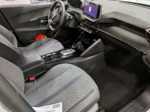 Peugeot 2008 Hybrid 145 Allure *SHZ*360°KAMERA*PDC* Bild 5