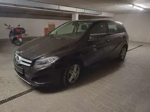 Mercedes-Benz B 180 B 180 d SCORE!