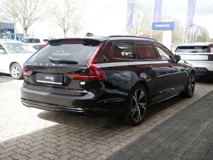 Volvo V90 T8 AWD Ultimate Dark HUD PANO 360° BW Bild 4