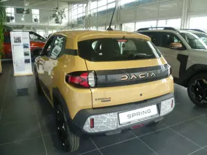 Dacia Spring Electric 65 Extreme/ CCS-Ladeanschluss Bild 4