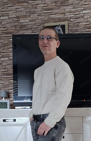 Realer und Diskreter Mann sucht nettes Paar 