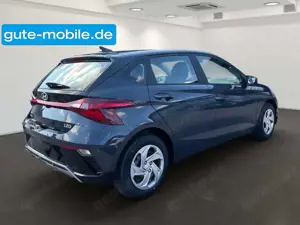 Hyundai i20 Select 100PS Schalter Bild 4