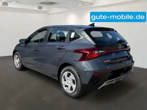 Hyundai i20 Select 100PS Schalter Bild 5