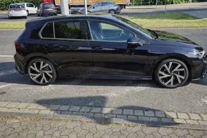Volkswagen Golf R-Line eTSI