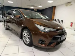 Toyota Avensis Touring Sports Business Edition/AHK/LED! Bild 3