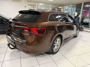 Toyota Avensis Touring Sports Business Edition/AHK/LED! Bild 5