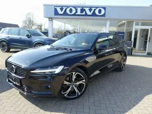 Volvo V60 Ultra Dark B4 Mild-Hybrid PANO/BW/Massage