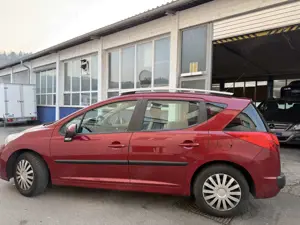 Peugeot 207 Tendance1. Rentnerhand nur 120000KM Bild 4