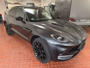 Aston Martin DBX 4.0 V8