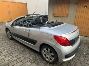 Peugeot 207 207 CC 120 VTi Platinum Bild 3