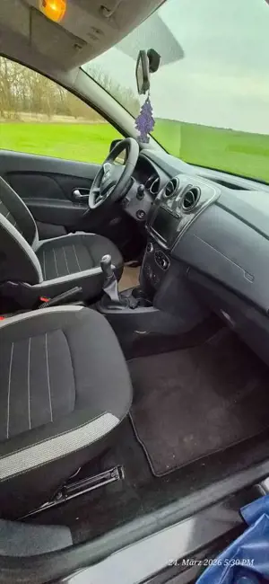 Dacia Sandero Bild 2