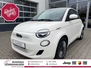 Fiat 500e Digitales Cockpit Apple CarPlay Android Auto Klima