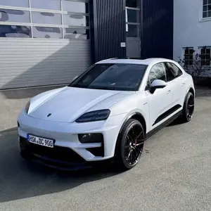 Porsche Macan Turbo HUD HA LENKUNG AHK PANO CARBON LUFT  LEDER