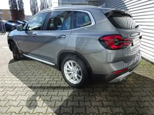BMW X3 xDrive30e LED Parkassist Kamera Sportsitze SH Bild 5