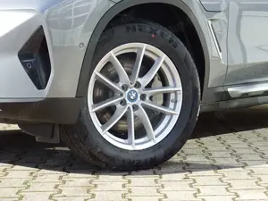 BMW X3 xDrive30e LED Parkassist Kamera Sportsitze SH Bild 3
