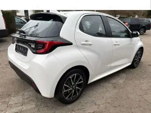 Toyota Yaris Hybrid Team Deutschland Bild 4