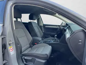 Volkswagen Passat Variant Business 2.0 TDI SCR 110 kW 6-Gan Bild 5