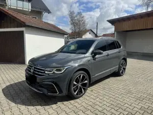 Volkswagen Tiguan 2.0 TDI R-Line 4MOTION DSG Rkf,Stdhz.,AHK,TÜV NEU