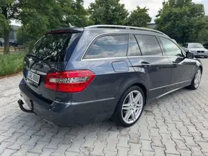 Mercedes-Benz E 220 T CDI Avantgarde AMG Xenon AHK Navi elKlap Bild 5