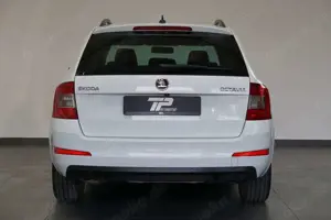 Skoda Octavia Combi 2.0 TDI DSG Ambition *Navi *Kamera Bild 4