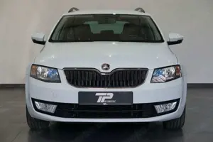 Skoda Octavia Combi 2.0 TDI DSG Ambition *Navi *Kamera Bild 2