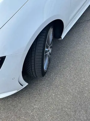 Mercedes-Benz CLA 200 7G-DCT AMG Line Bild 2