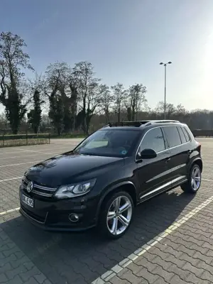 Volkswagen Tiguan 5N R-line 2.0TDI Sport  Style 4Motion DSG | Pano