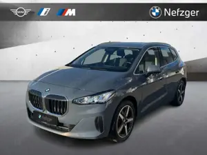 BMW 218 Active Tourer d Navi Rückfahrkamera Fernlichtassis