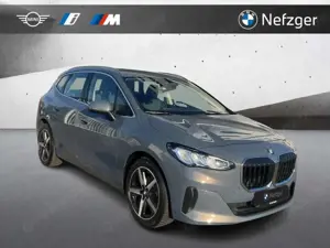 BMW 218 Active Tourer d Navi Rückfahrkamera Fernlichtassis Bild 5