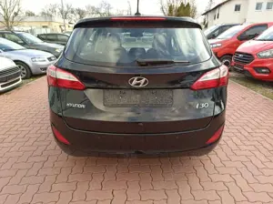 Hyundai i30 cw Trend Automatik*Klima*Tempomat*PDC+CAM Bild 3