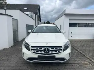 Mercedes-Benz GLA 200 GLA 200 CDI -AHK-AUTOMATIK-NAVI-TEMPOM-PDC-SPORT-