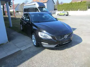 Volvo V60 Momentum Automatik Teilleder