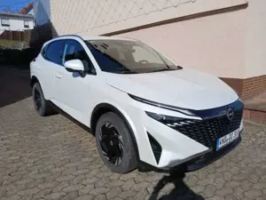 Nissan Qashqai 1.3 DIG-T N-Connecta beheizb. Frontschei Bild 4