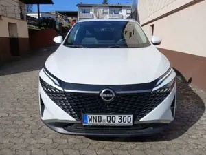 Nissan Qashqai 1.3 DIG-T N-Connecta beheizb. Frontschei Bild 3