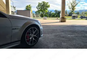 Mercedes-Benz C 63 AMG Coupe Edition 507 Panoramadach Bild 4