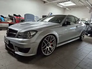 Mercedes-Benz C 63 AMG Coupe Edition 507 Panoramadach Bild 3