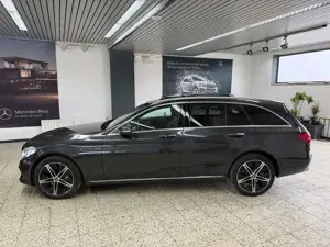 Mercedes-Benz C 300 T de Avantgarde NAV/LED/PSD/DISTR/TW/2HD/LMR18