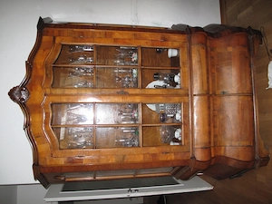 Antiker Vitrinenschrank
