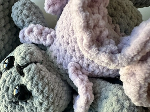 Handgemachter Kuschelhase Bild 4