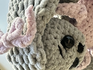 Handgemachter Kuschelhase Bild 7